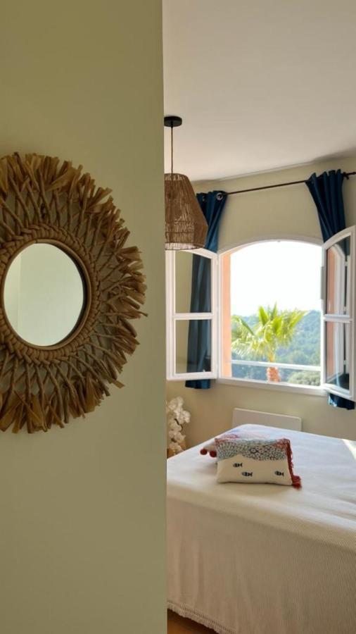 Hameau Des Amandiers Vue Mer - Piscine, Golf Et Tennis Prive Saint-Cyr-sur-Mer Dış mekan fotoğraf