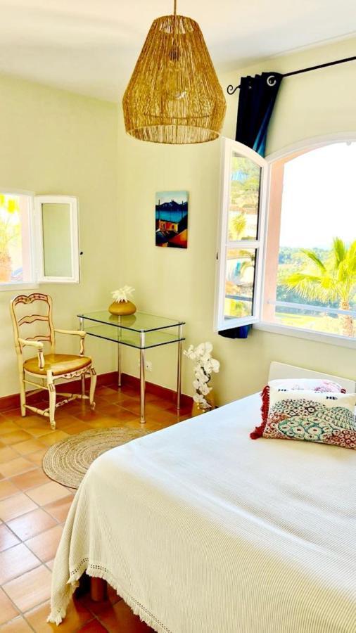 Hameau Des Amandiers Vue Mer - Piscine, Golf Et Tennis Prive Saint-Cyr-sur-Mer Dış mekan fotoğraf